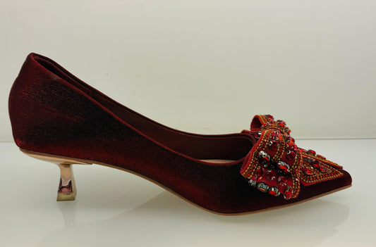SHORT HEEL SHOES